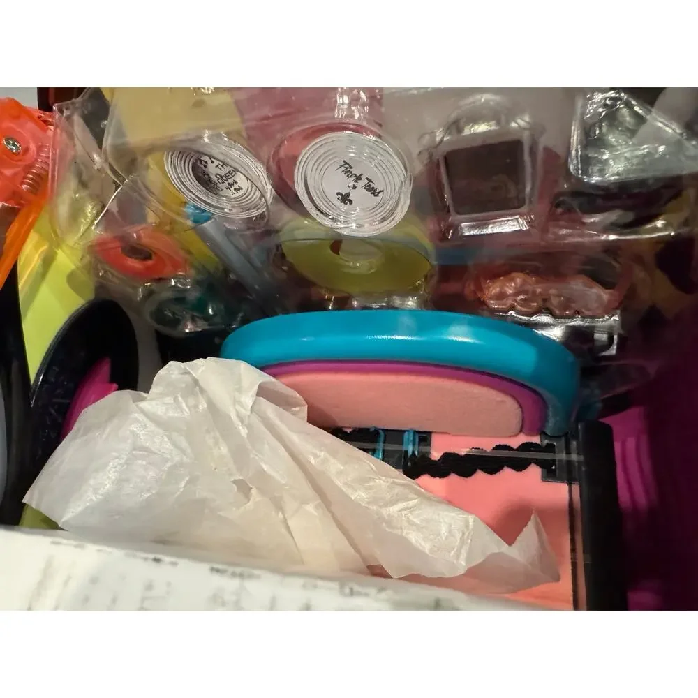 LOL Surprise OMG Remix 4-in-1 Plane Playset With Music Recording Studio, nwob